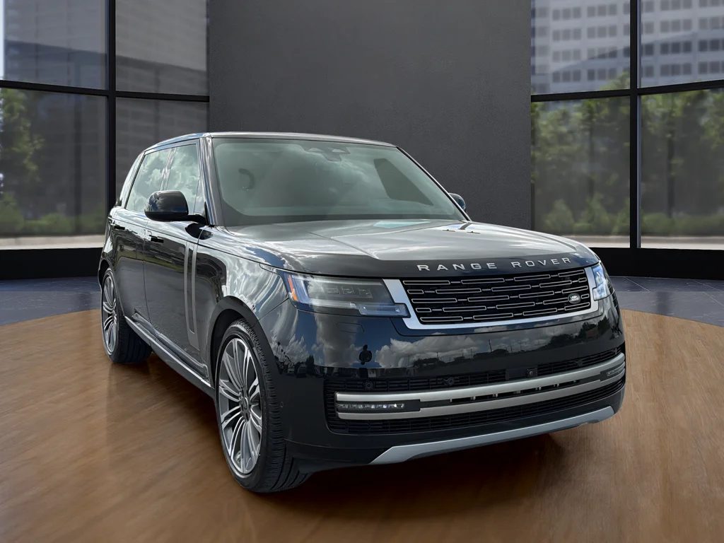 Used 2024 Black Land Rover SE image 10
