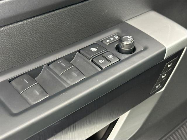 Certified Used 2025 WIND CHILL PEARL Toyota  image 28