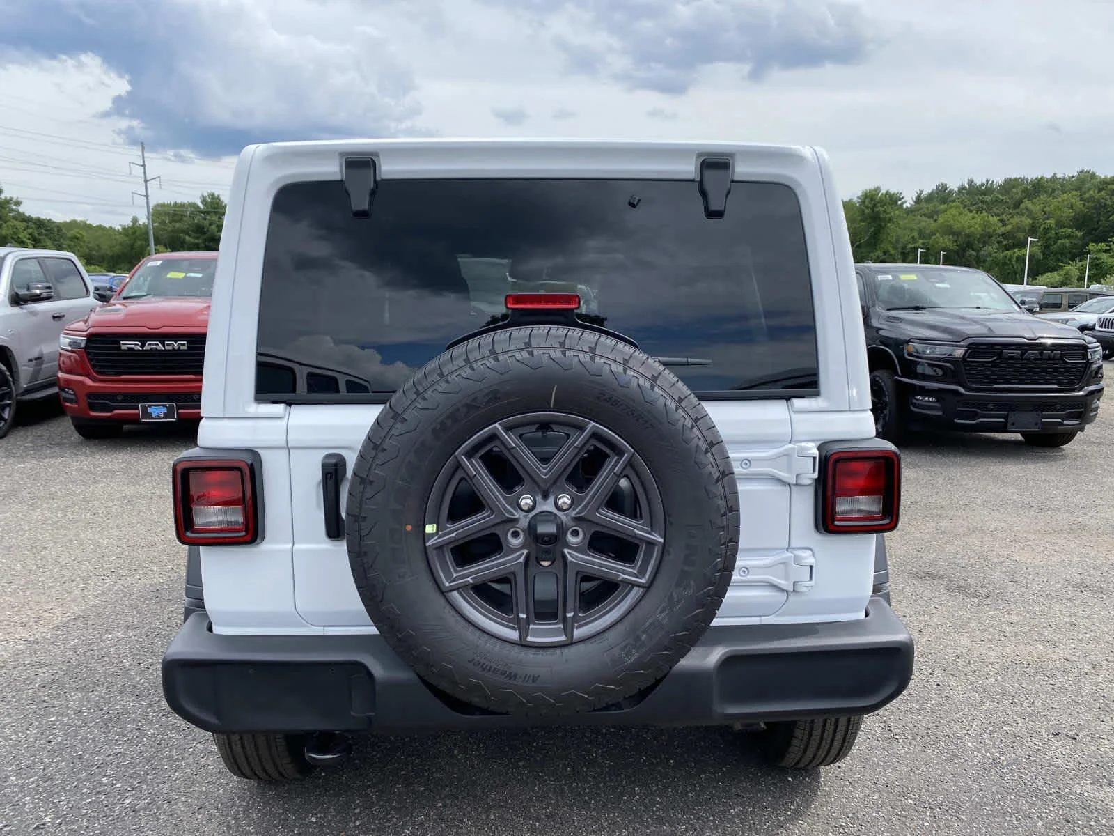 New 2026 Bright White Clear-Coat Exterior Paint Jeep Sport S image 4