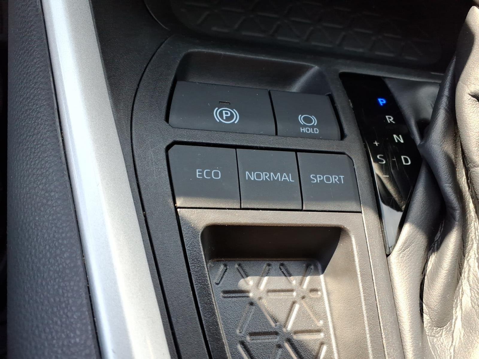Used 2024 Magnetic Gray Metallic Toyota XLE Premium image 6