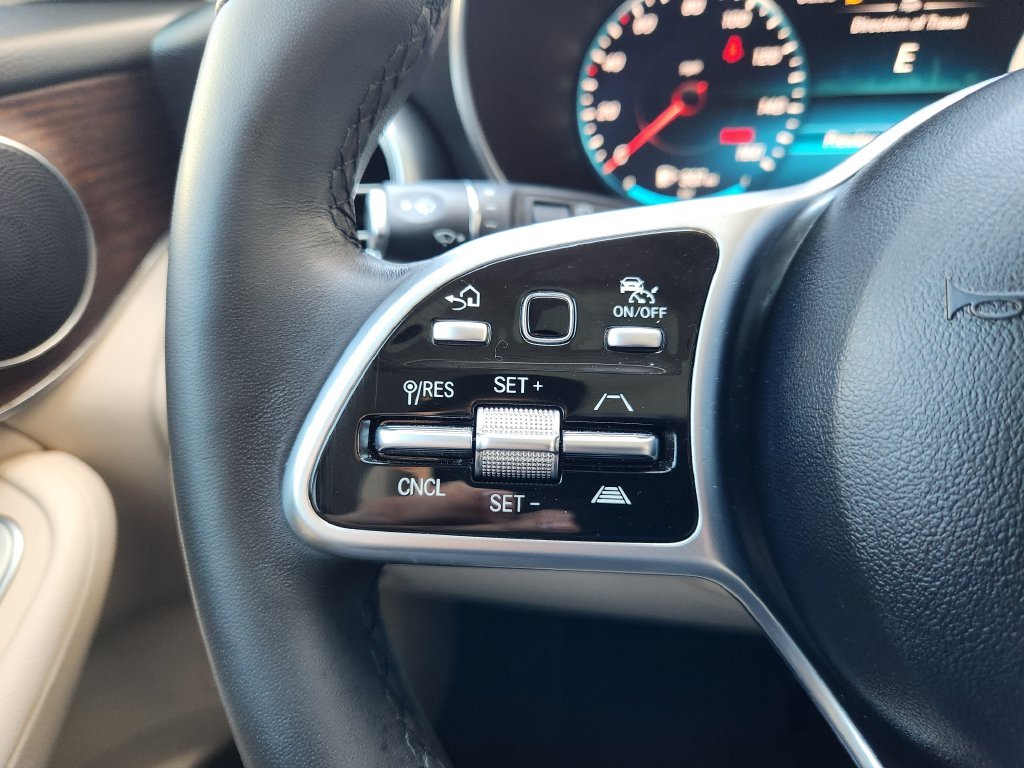 Used 2022  Mercedes-Benz GLC 300 image 29