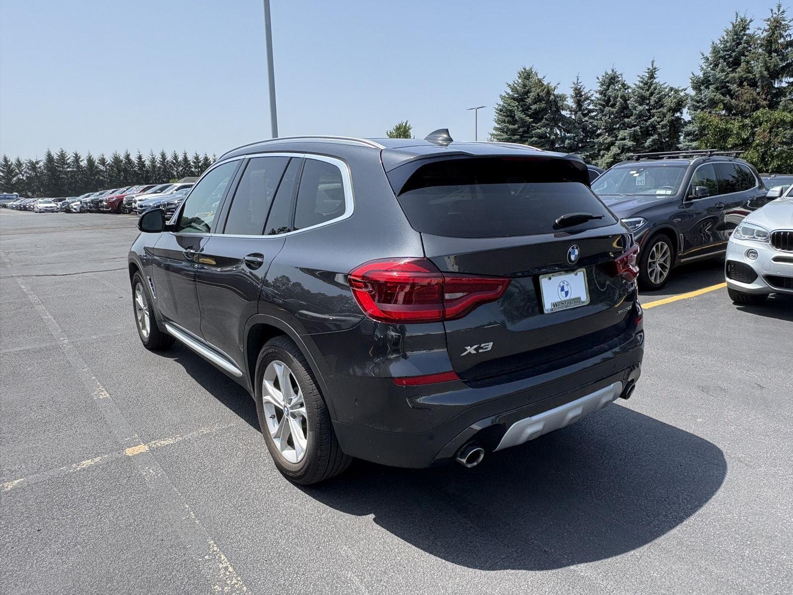 Used 2021 Dark Graphite Metallic BMW xDrive30i image 7