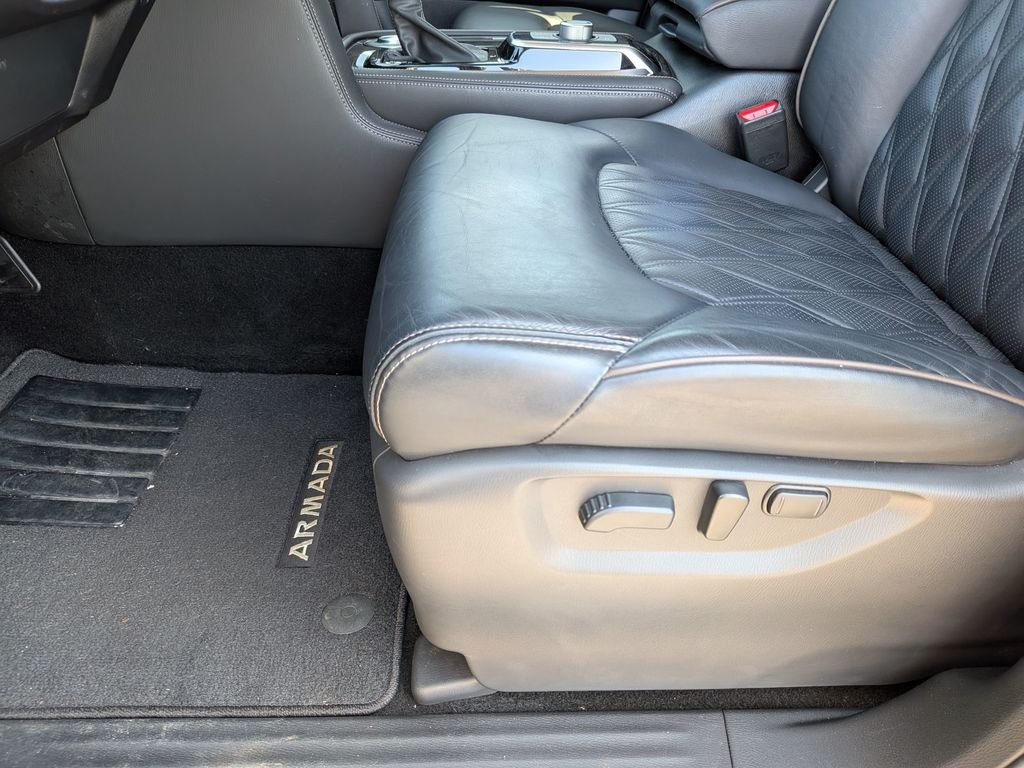 Used 2024 Gray Nissan Platinum image 16