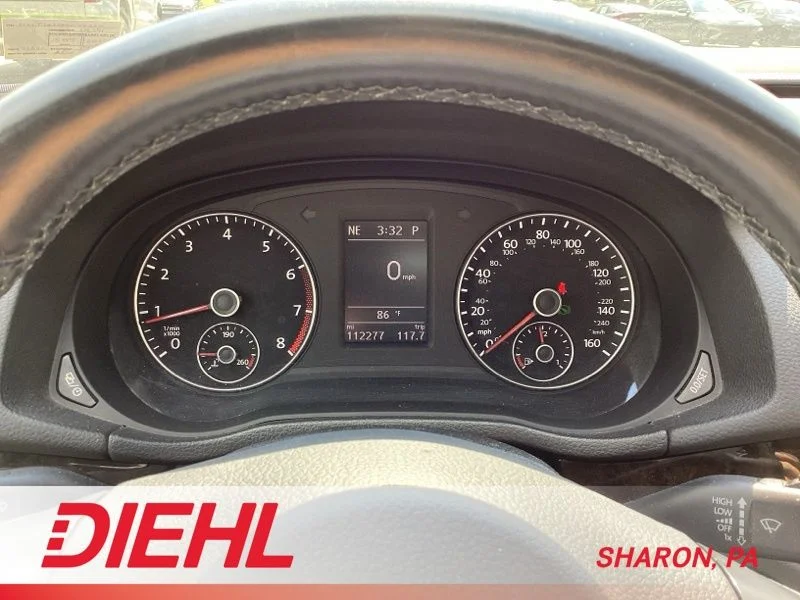 Used 2014 White Volkswagen SEL Premium image 11