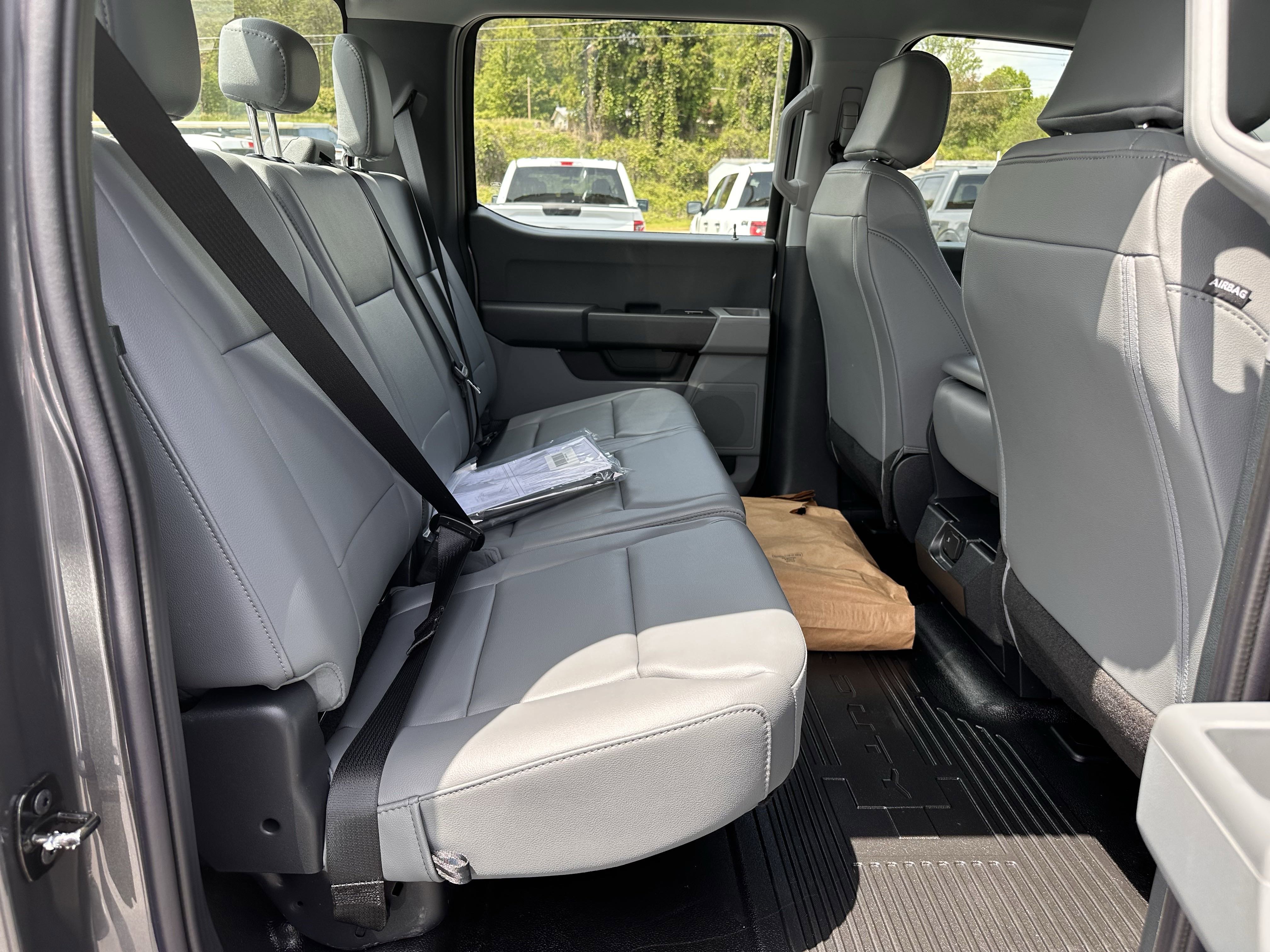 2025 Ford F-350 Super Duty Chassis Cab XL - Photo 14