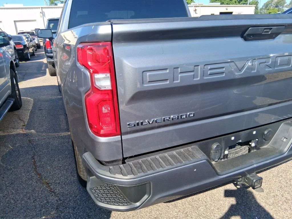 Used 2020 Gray Chevrolet Custom image 10
