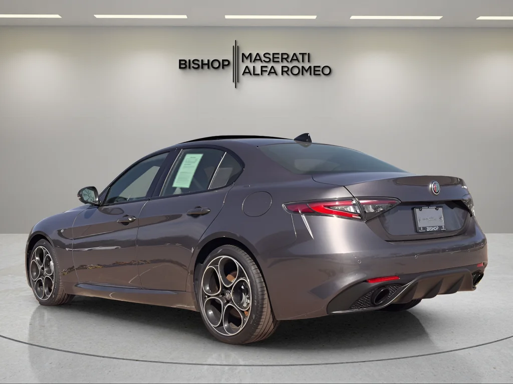 2026 Alfa Romeo Giulia Base - Photo 6