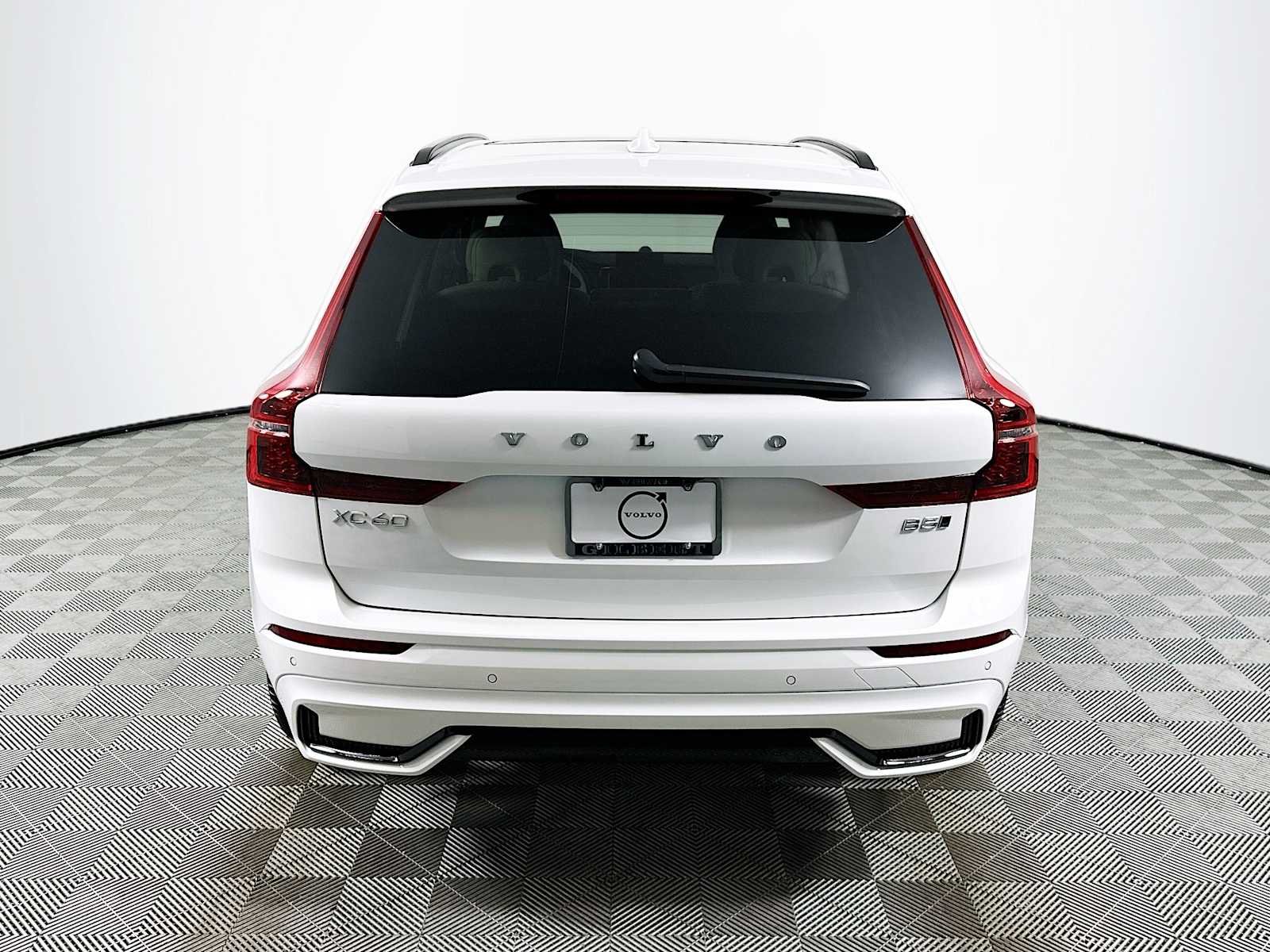 New 2026 Crystal White Volvo Ultra image 6