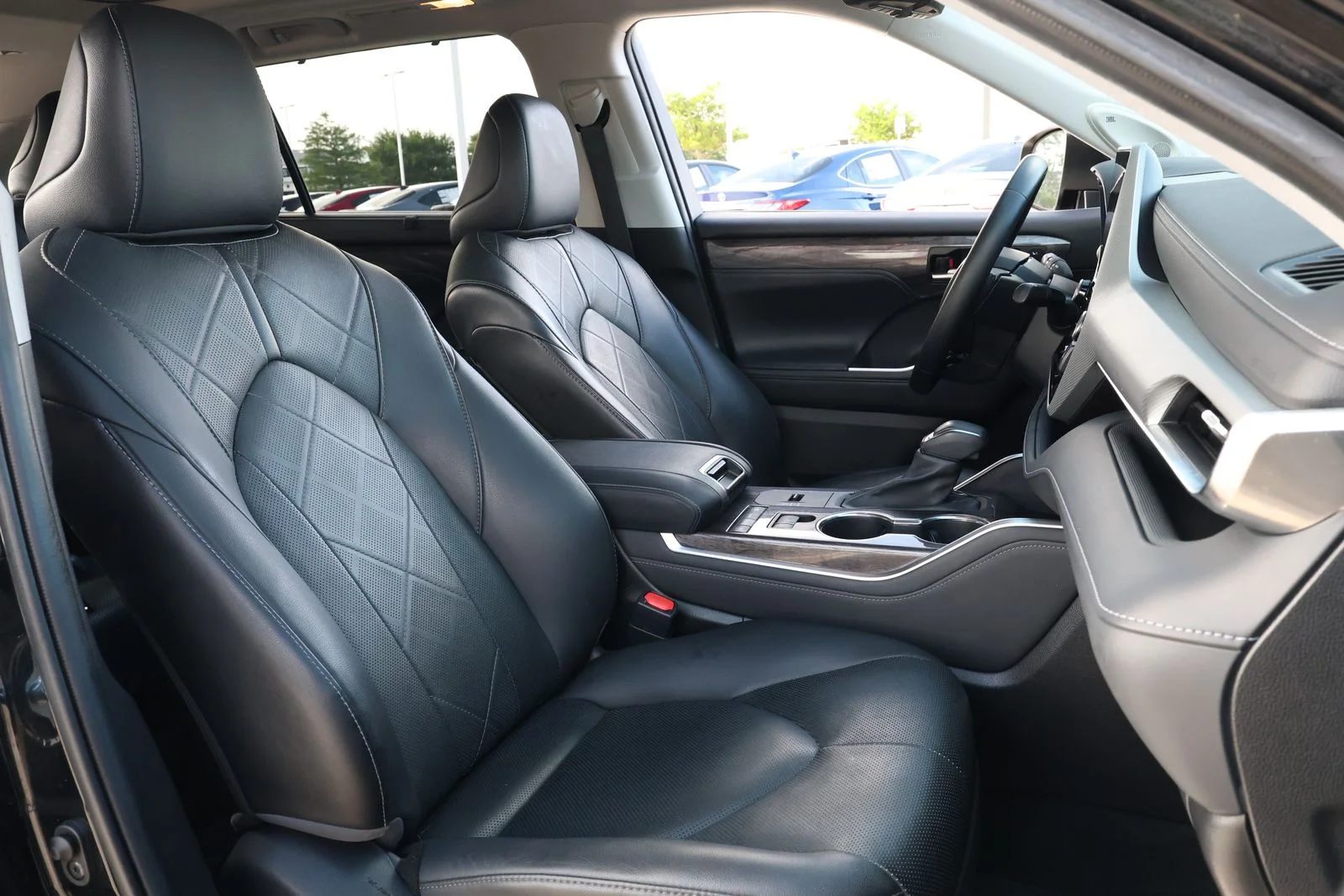 Used 2021 Black Toyota Platinum image 32