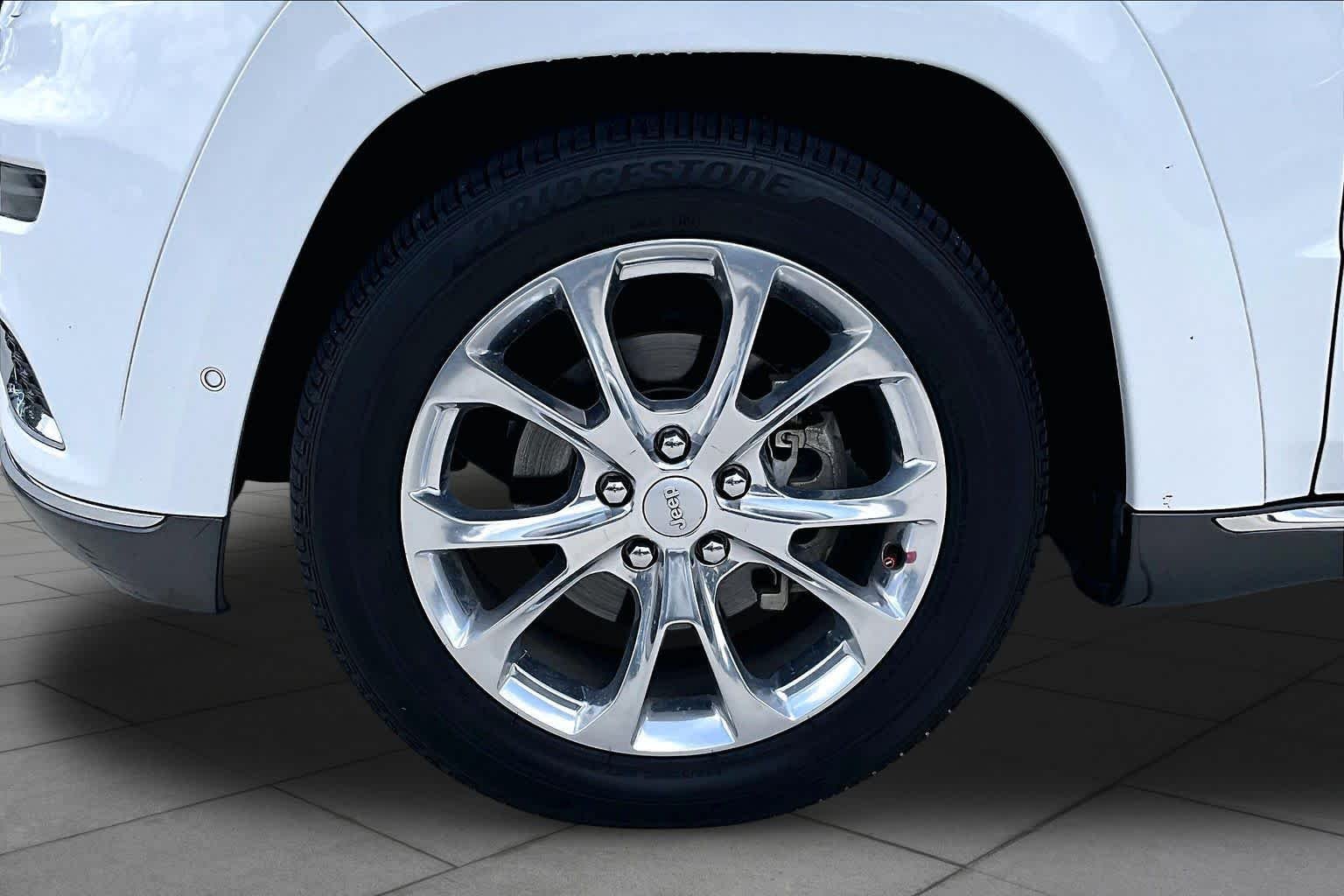 Used 2020 Bright White Clearcoat Jeep Summit image 11
