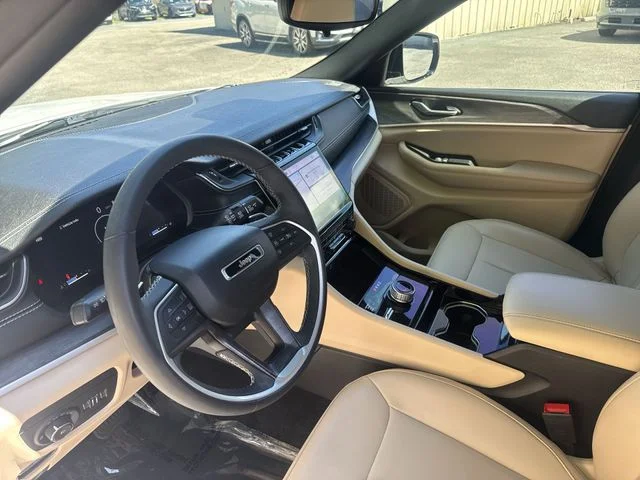 Used 2023 White Jeep Limited image 18