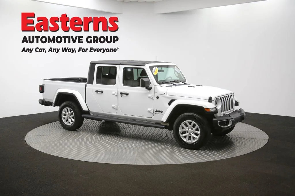 Used 2023 White Jeep Sport image 44
