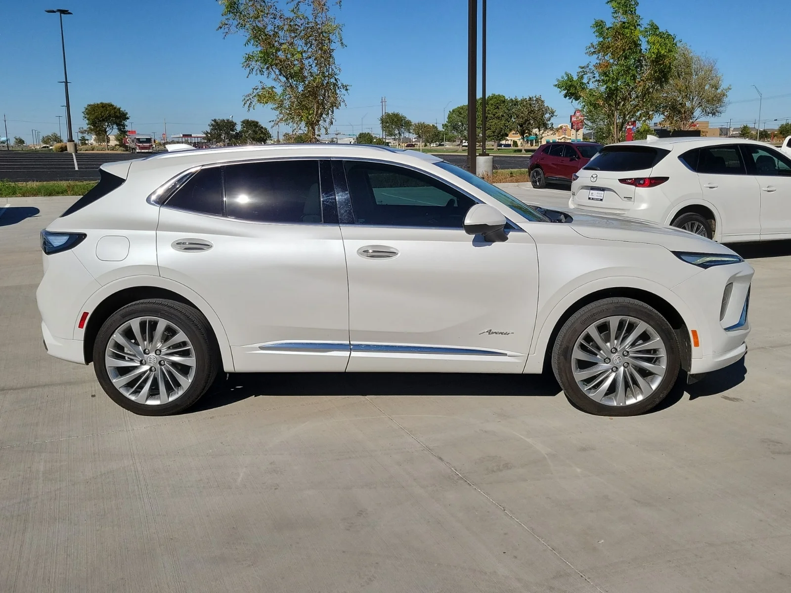 Used 2025 White Buick Avenir AWD image 5
