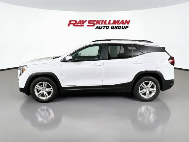 Used 2023 SUMMIT WHITE GMC SLE image 4