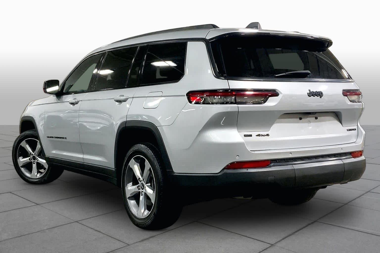 Used 2021 Silver Zynith Jeep Limited image 12