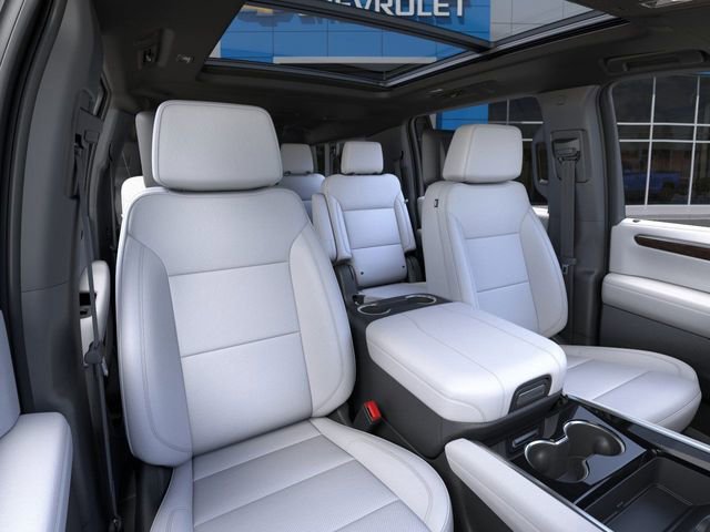 2025 Chevrolet Suburban Premier - Photo 16