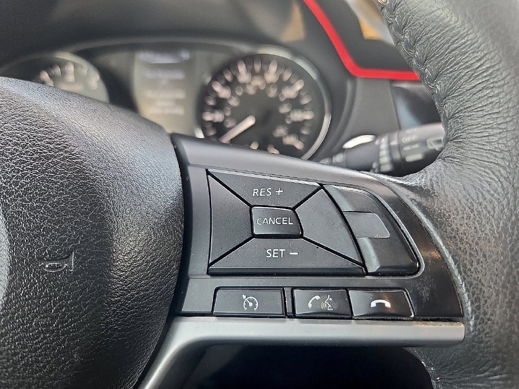 Used 2017 Gray Nissan SL image 21