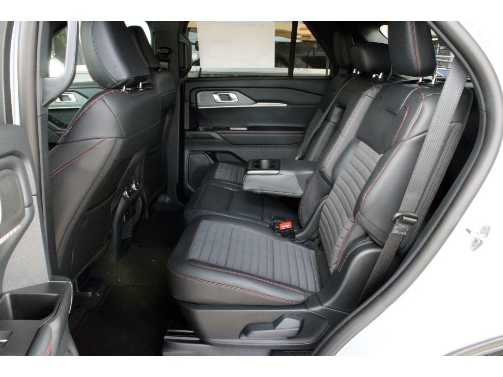 New 2026 Space White Metallic Ford ST-Line image 20
