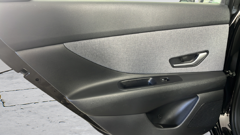 2024 Hyundai Elantra Limited - Photo 17