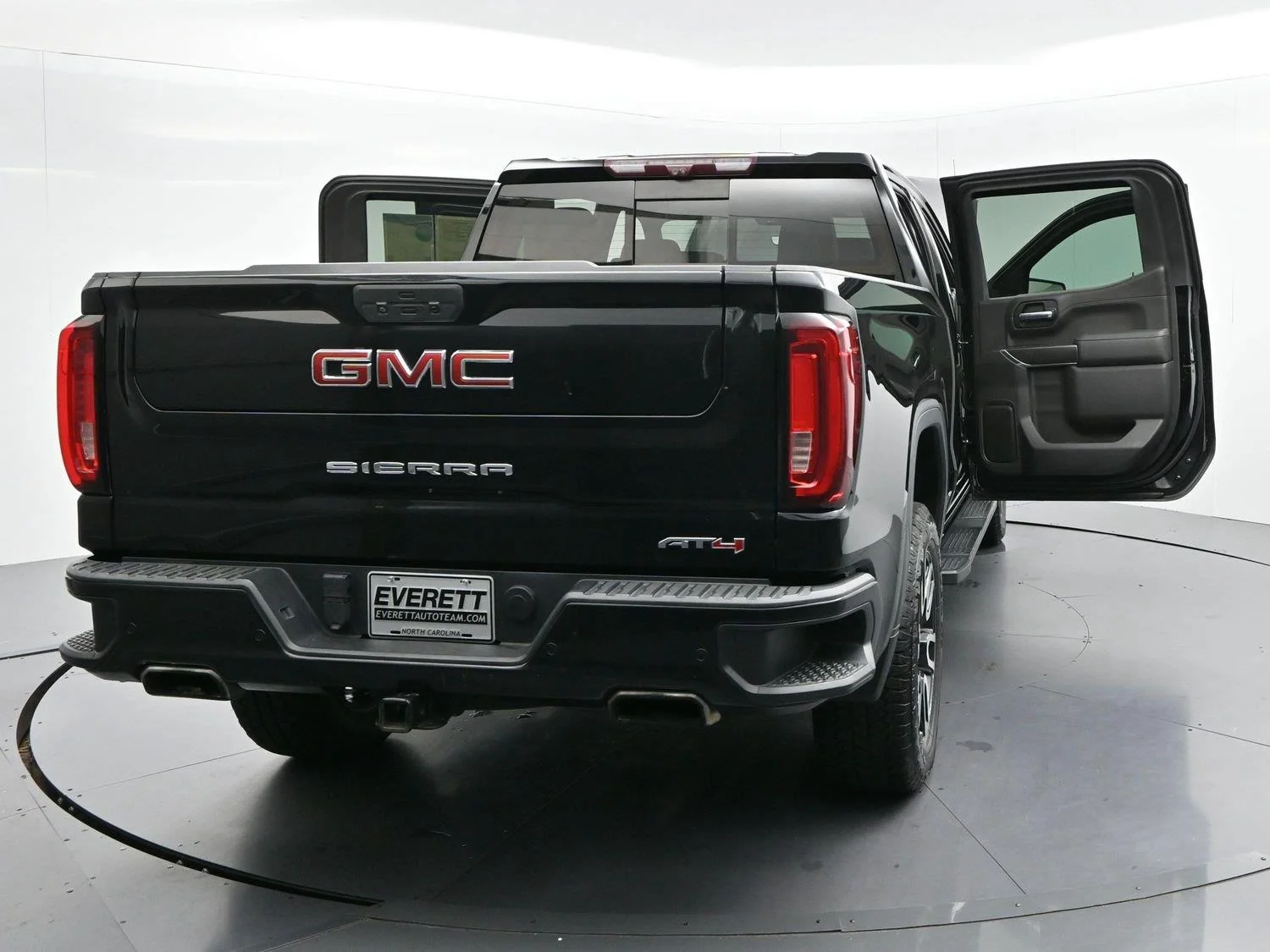 Used 2020 ONYX BLACK GMC AT4 image 45