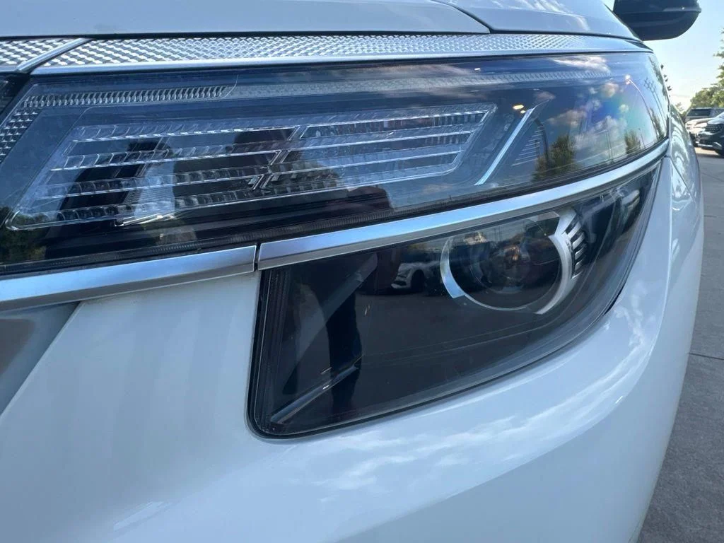 Used 2023 White Kia S image 10