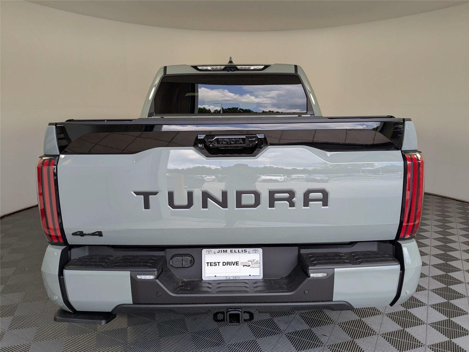 New 2026 Lunar Rock Toyota  Platinum image 6