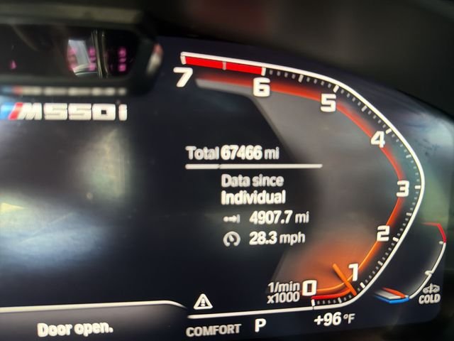 2021 BMW 5 Series M550i - Photo 13