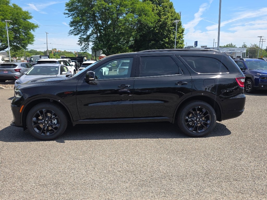 New 2026 Diamond Black Clear-Coat Exterior Paint Dodge GT Plus image 8