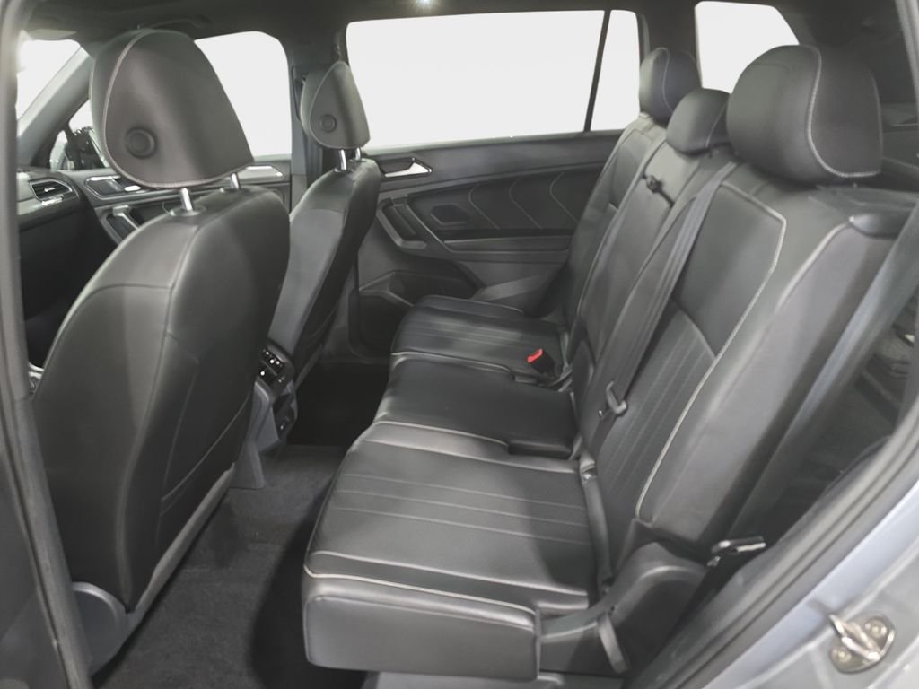 Used 2022 Silver Metallic Volkswagen 2.0T SE R-Line Black image 25