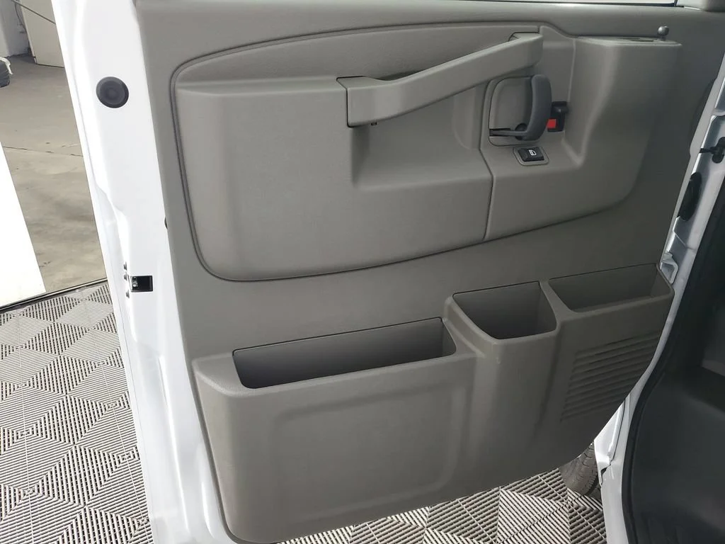2025 Chevrolet Express Cargo Work Van - Photo 26