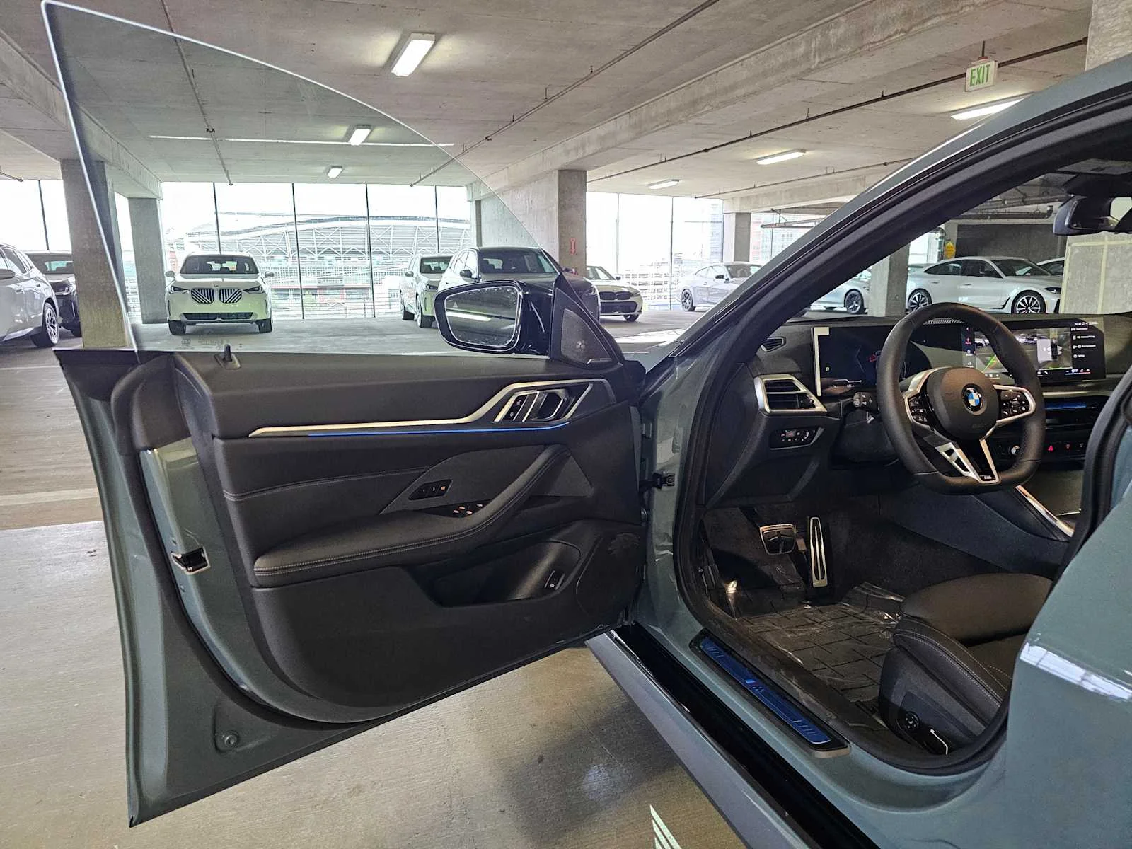New 2026 Cape York Green Metallic BMW xDrive40 image 29