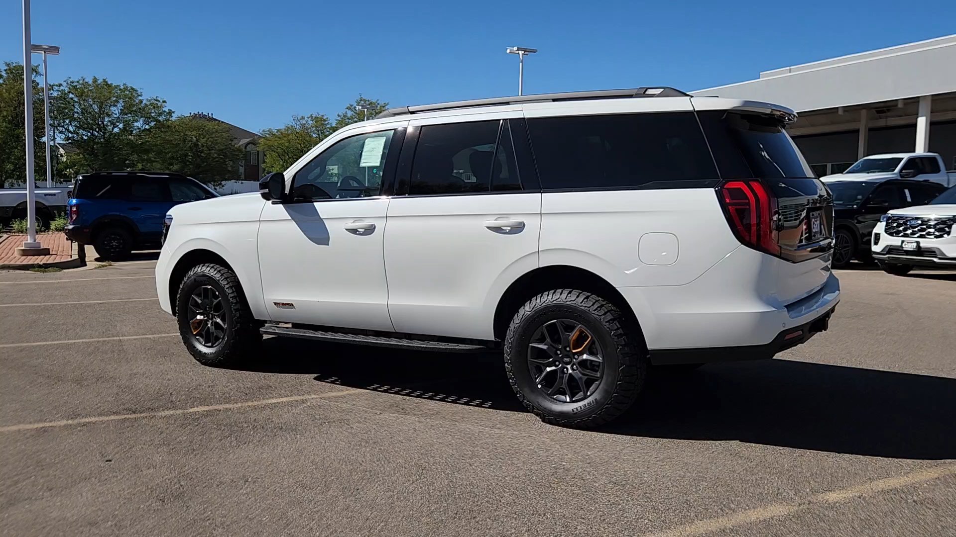 New 2027 Star White Metallic Tri-Coat Ford Tremor image 21