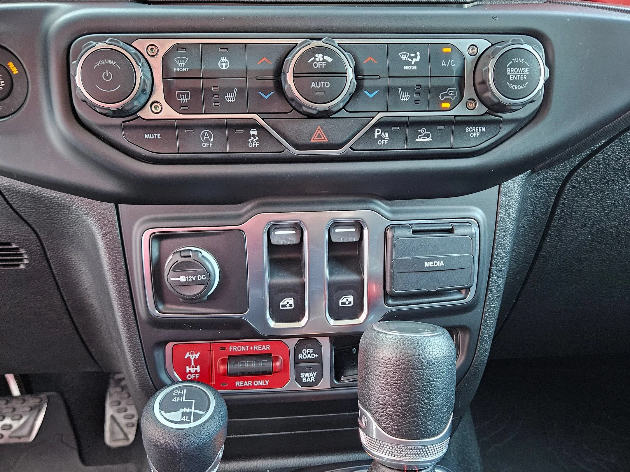 Used 2023 Earl Clearcoat Jeep Rubicon image 14