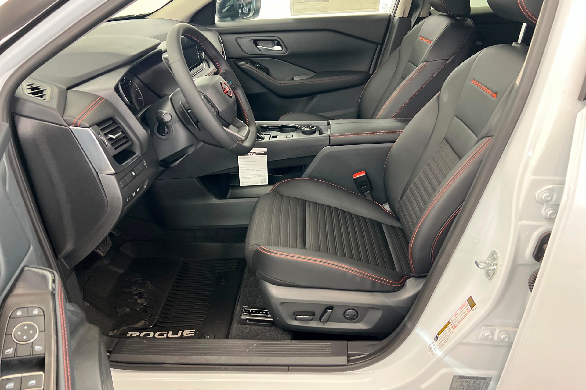 New 2026 Everest White Pearl TriCoat Nissan Rock Creek® image 18