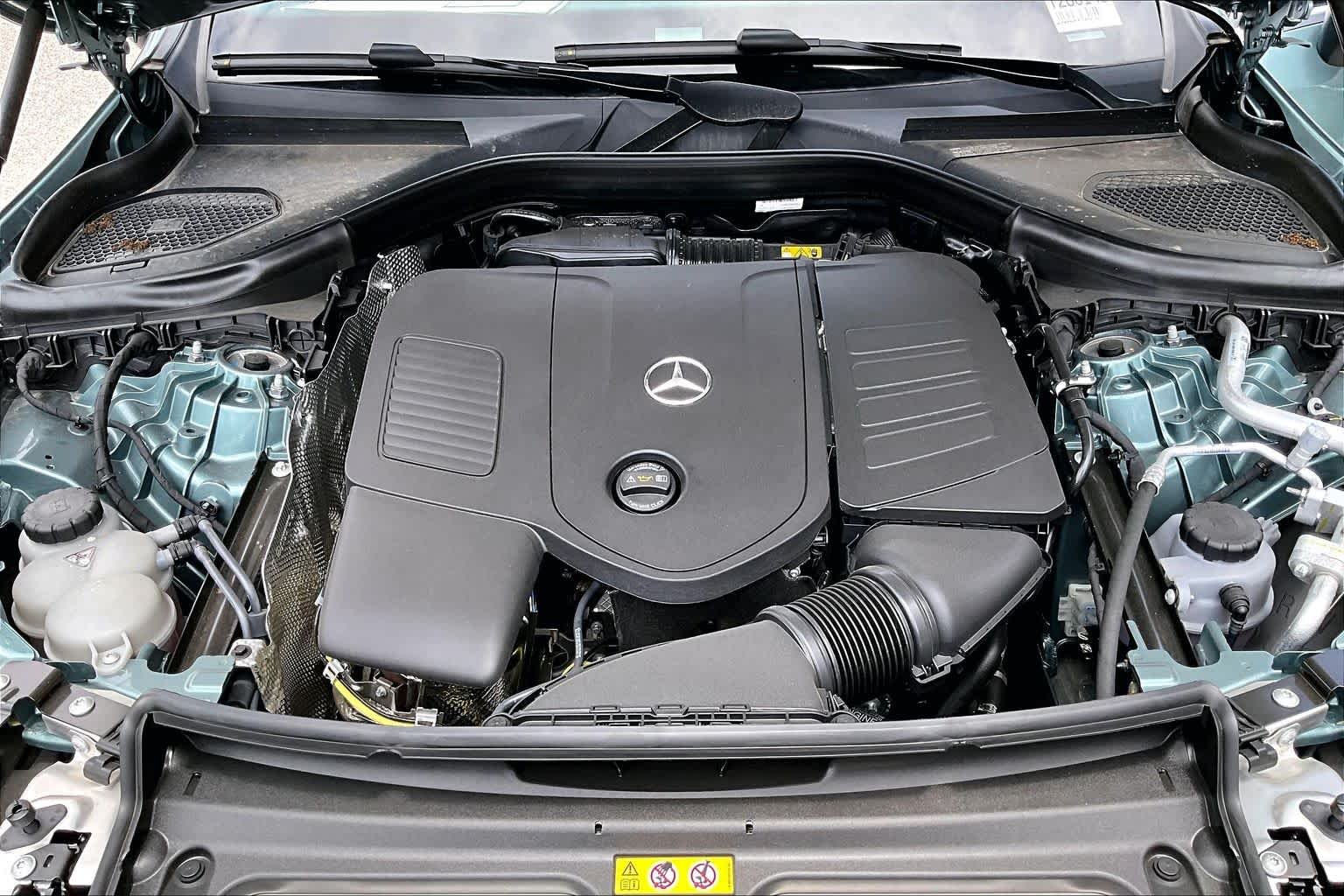 New 2026 Verde Silver Metallic Mercedes-Benz GLC 300 image 18