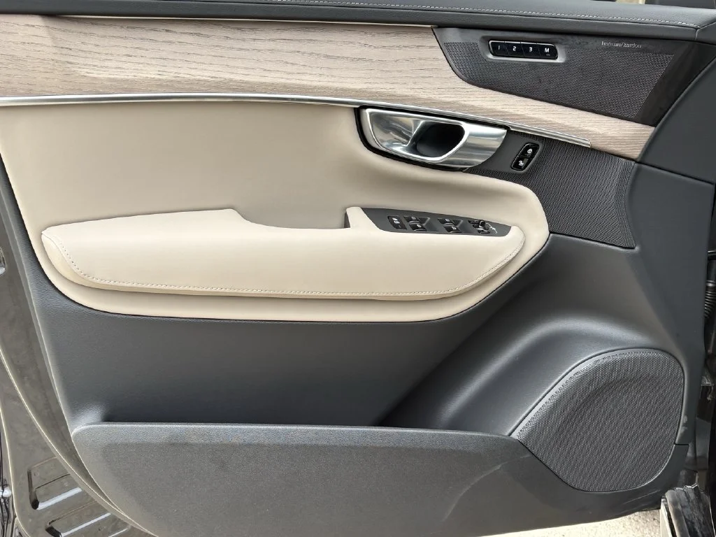 2026 Volvo XC90 Ultra - Photo 10