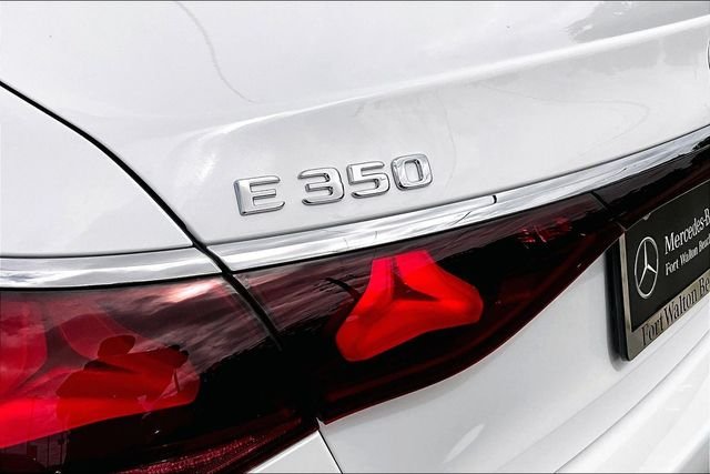 New 2026 MANUFAKTUR Moonlight White Metallic Mercedes-Benz E 350 image 15