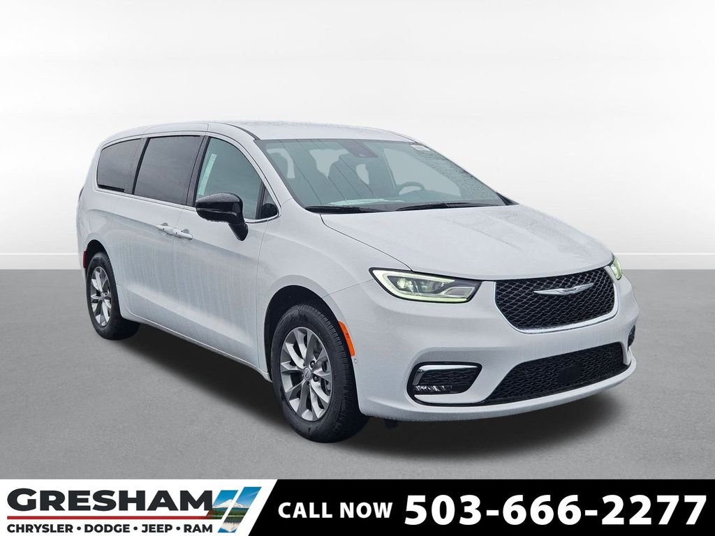 2026 Chrysler Pacifica Select AWD's photo