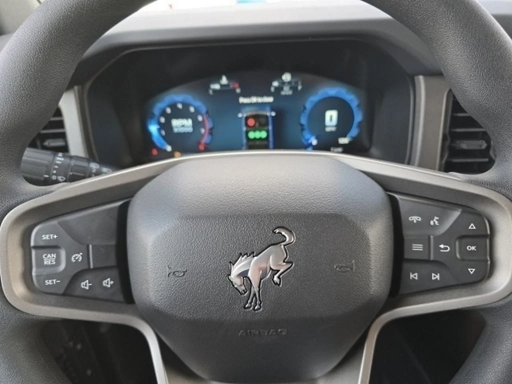 2025 Ford Bronco 4-Door Base - Photo 11