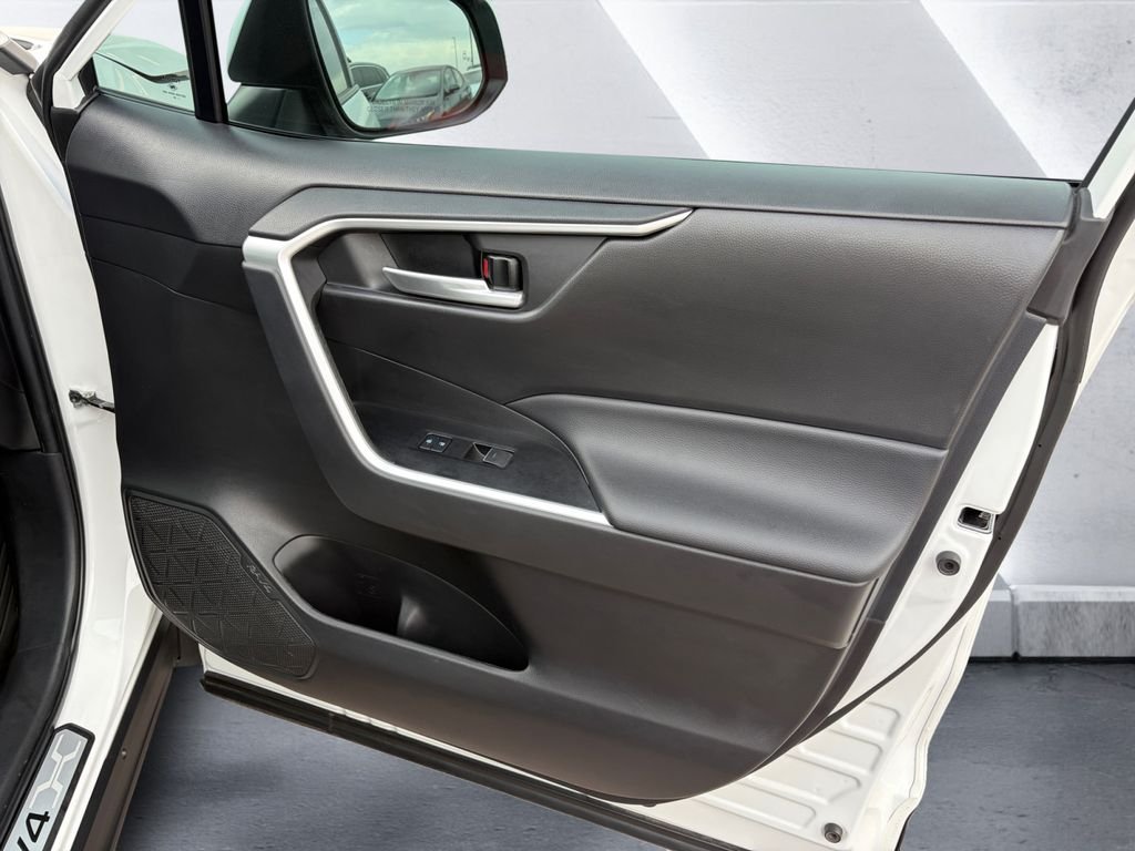 Used 2023 Beige Toyota XLE Premium image 15