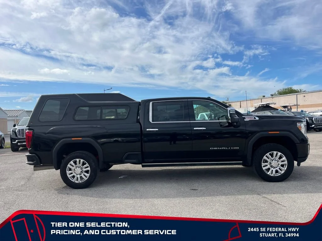 Used 2021 ONYX BLACK GMC Denali image 8