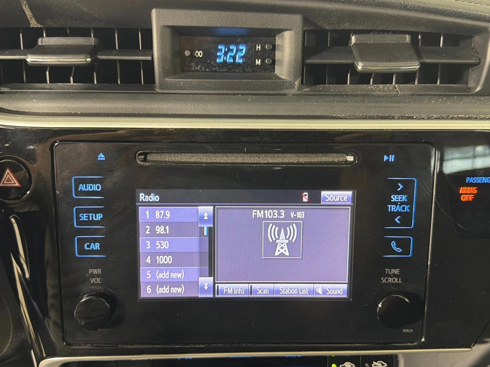 Used 2018 Black Sand Pearl Toyota SE image 28