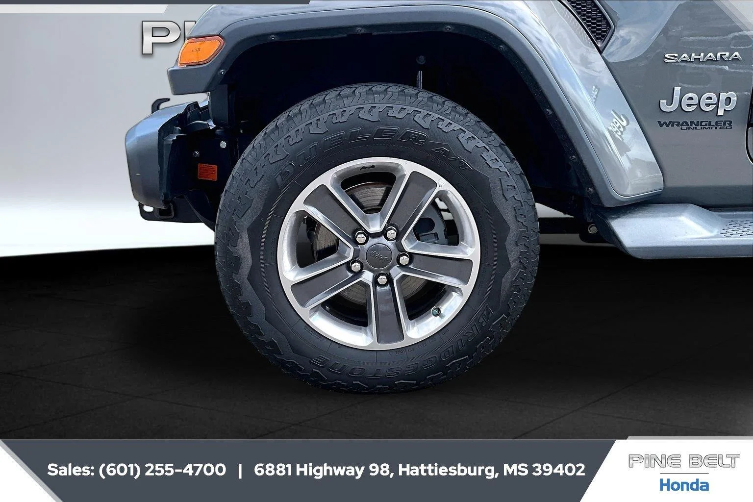Used 2020 Sting-Gray Clearcoat Jeep Sahara image 7