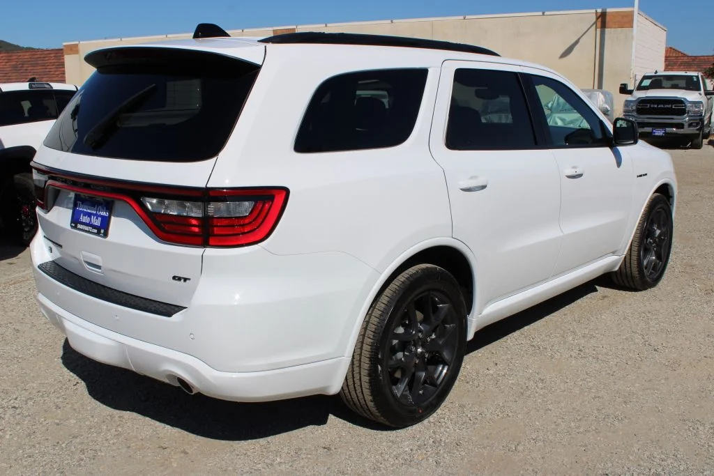 New 2026 White Knuckle Clear-Coat Exterior Paint Dodge GT Plus HEMI V8 image 4