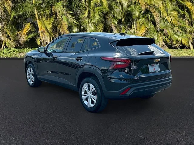 Used 2025 Black Chevrolet LS image 7