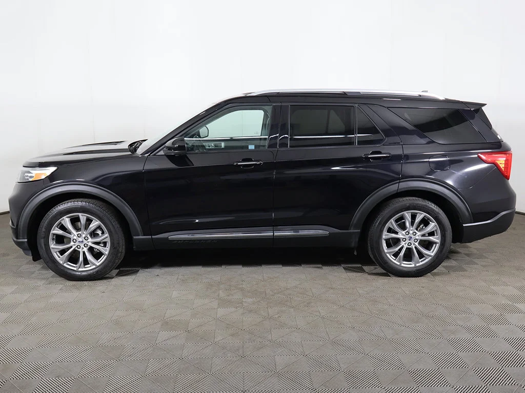 Used 2022 Black Ford Limited image 21