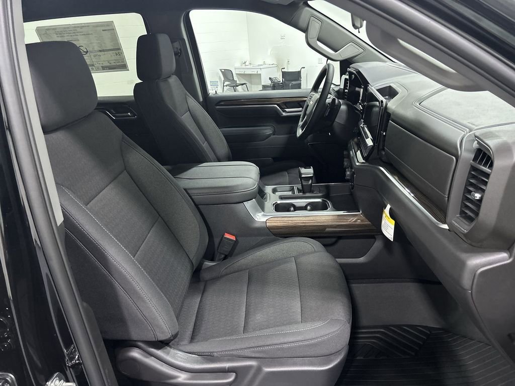 New 2026 Black Chevrolet LT image 25
