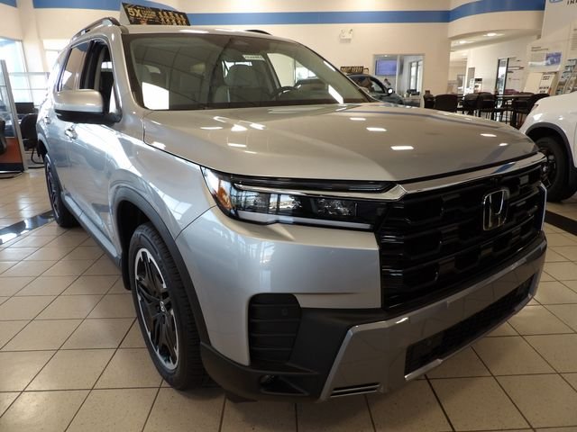 2026 Honda Pilot Touring AWD's photo