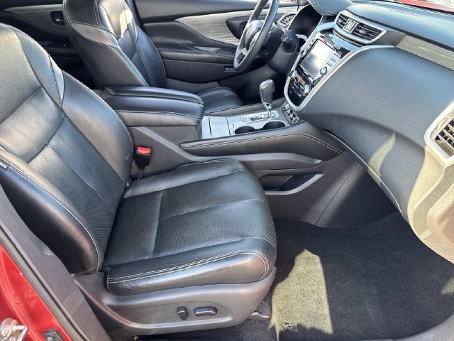 Used 2017 Red Nissan Platinum image 27