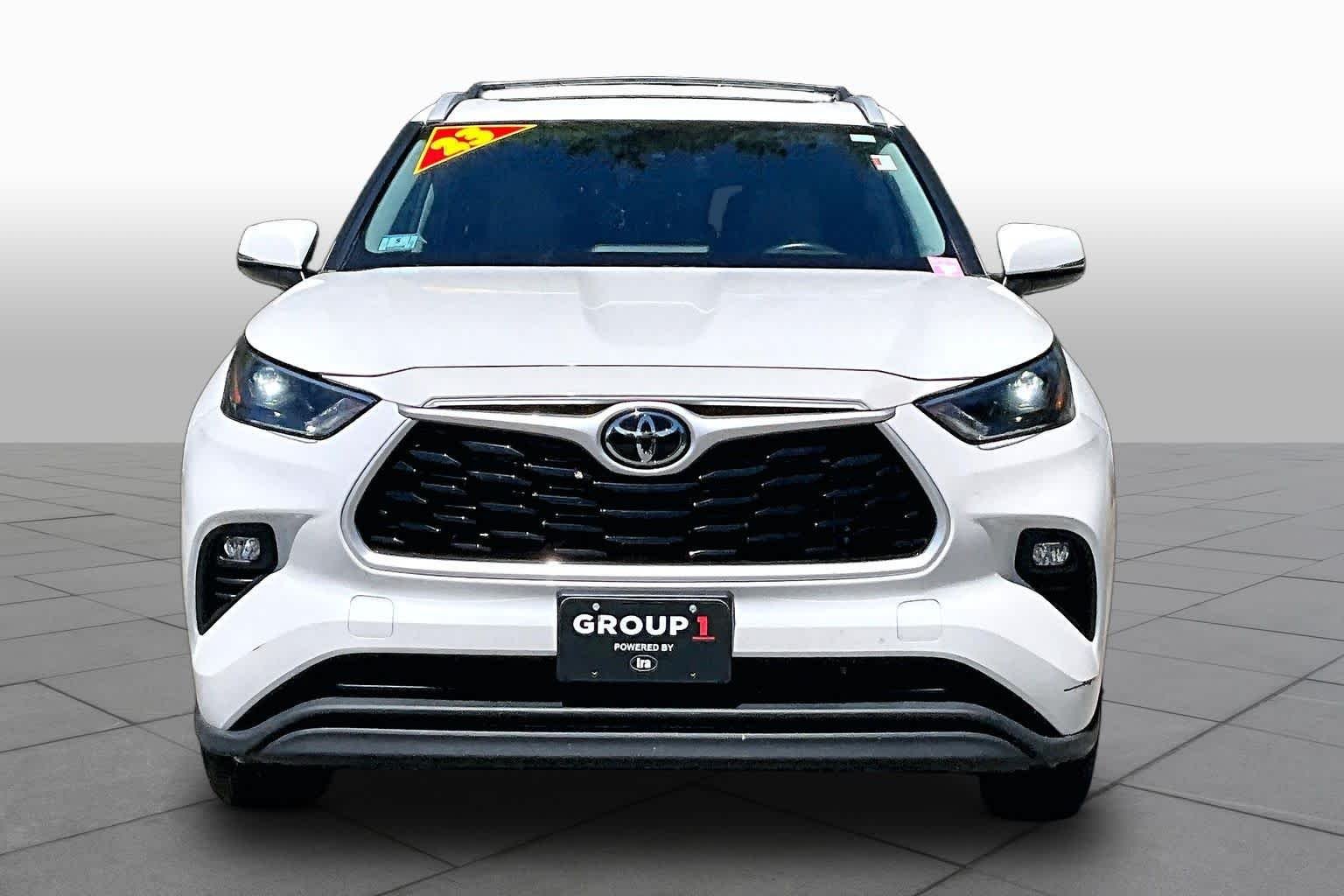 Used 2023 Wind Chill Pearl Toyota XLE image 4